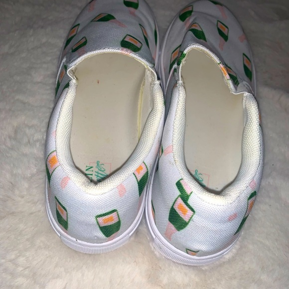 Sneakers - Picture 2 of 4